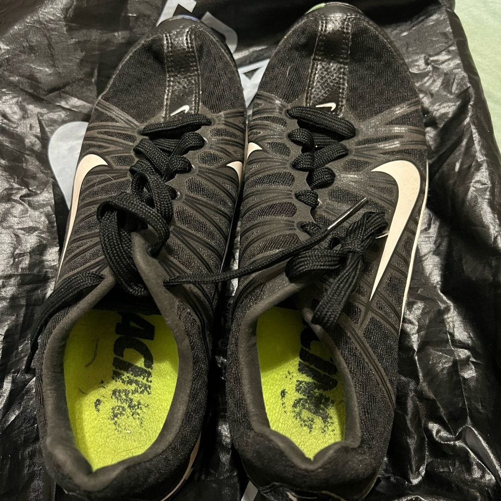 Track shoes - Picture 3 of 4